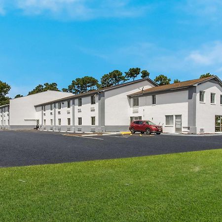 Econo Lodge Cherry Point Havelock Esterno foto