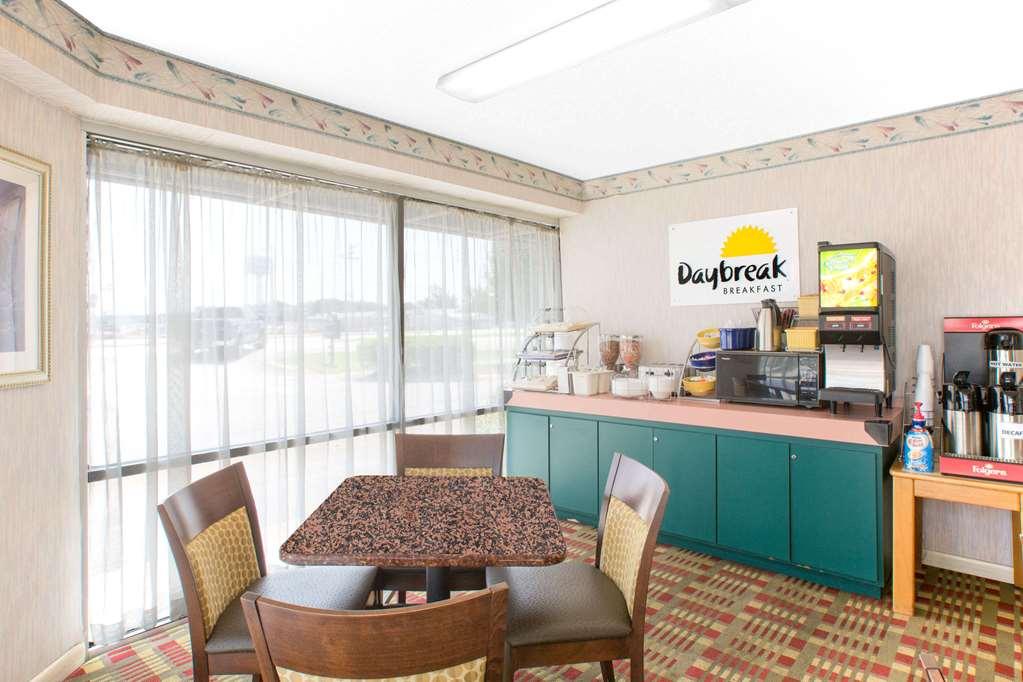 Econo Lodge Cherry Point Havelock Esterno foto