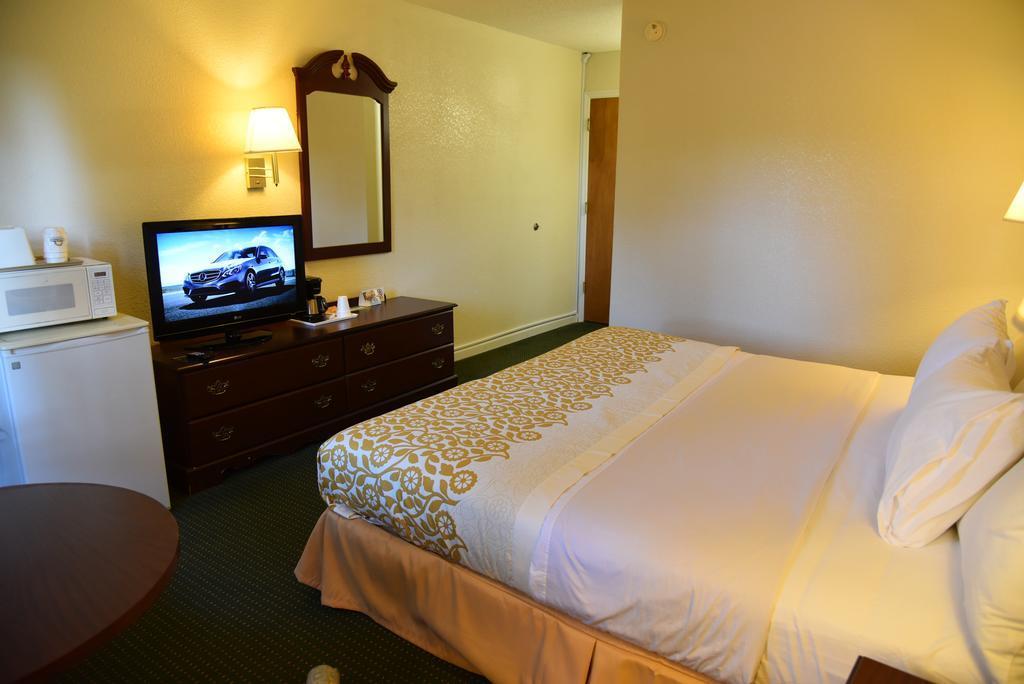 Econo Lodge Cherry Point Havelock Esterno foto
