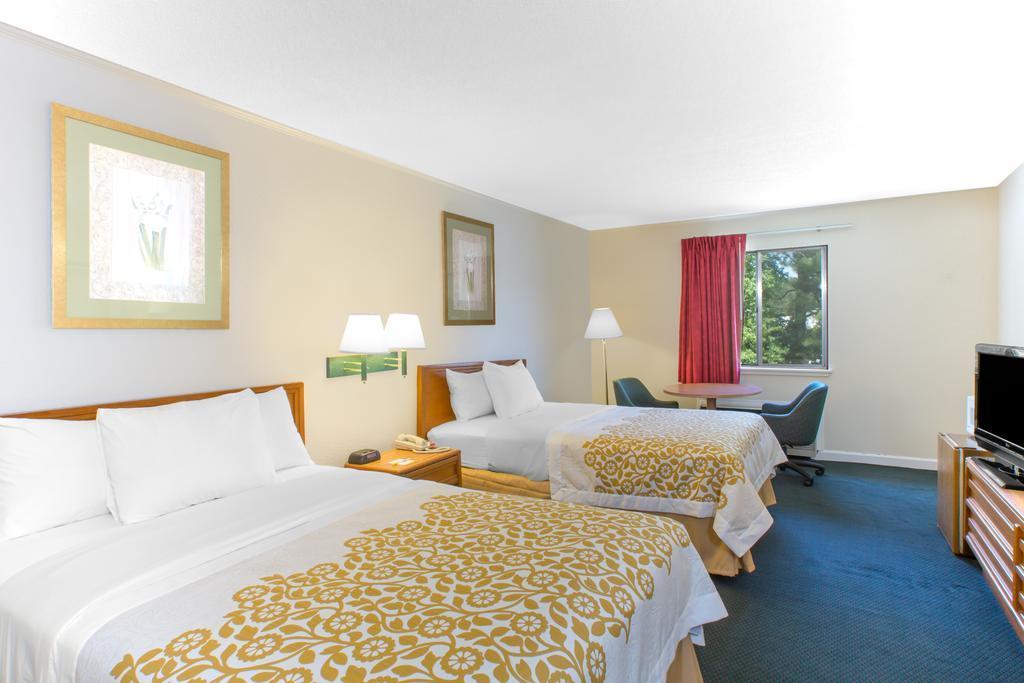 Econo Lodge Cherry Point Havelock Esterno foto