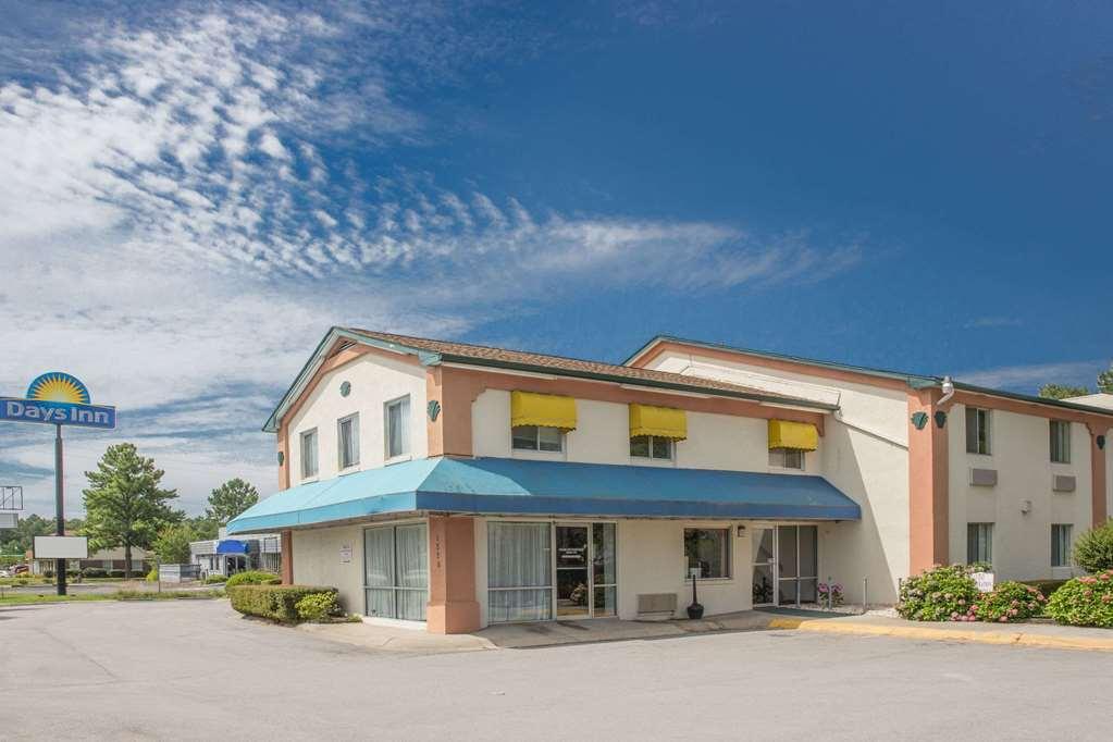 Econo Lodge Cherry Point Havelock Esterno foto