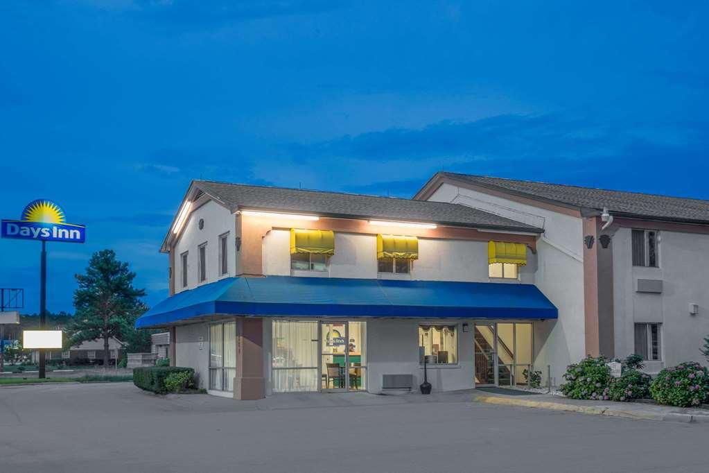 Econo Lodge Cherry Point Havelock Esterno foto