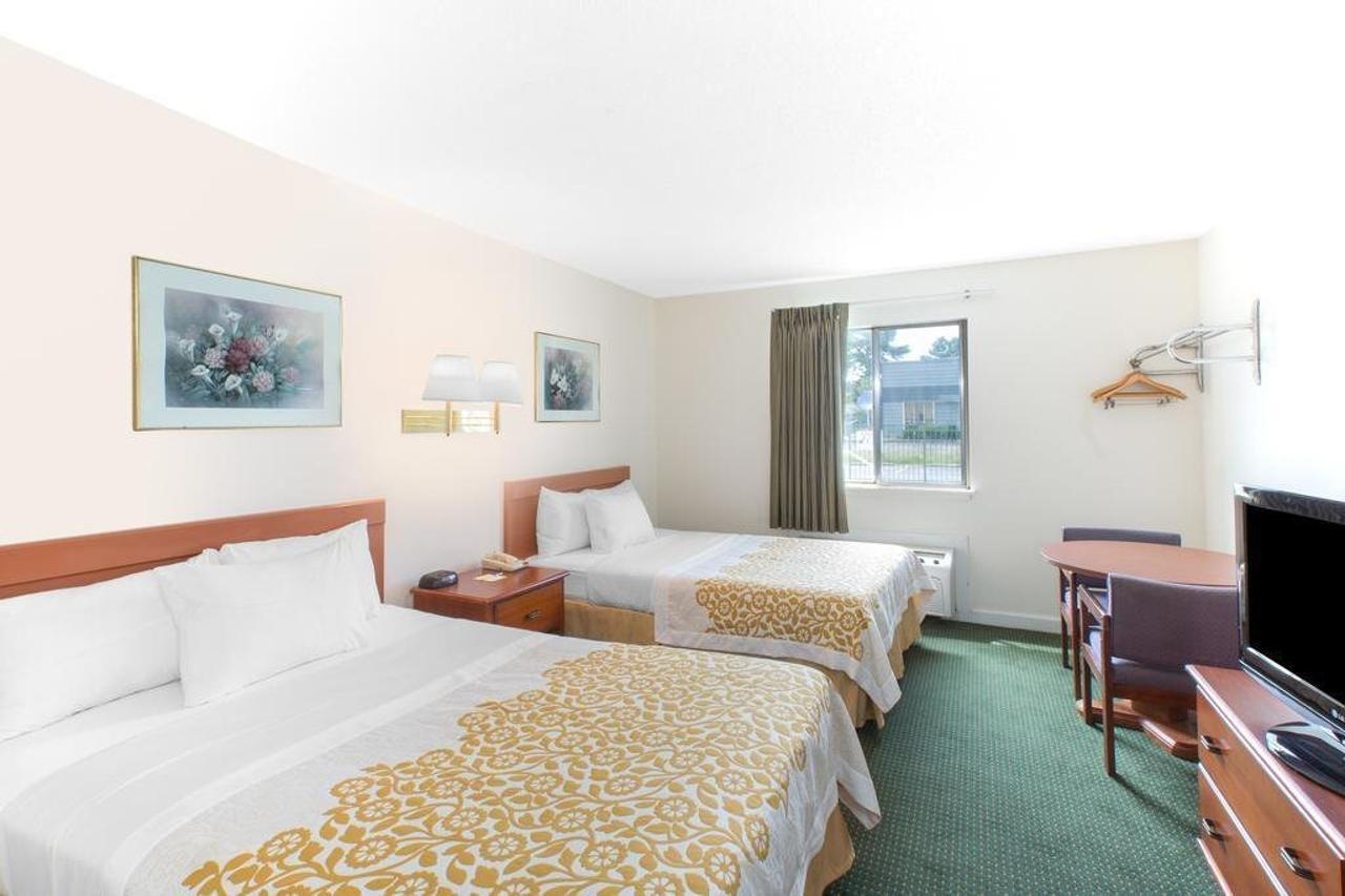 Econo Lodge Cherry Point Havelock Esterno foto