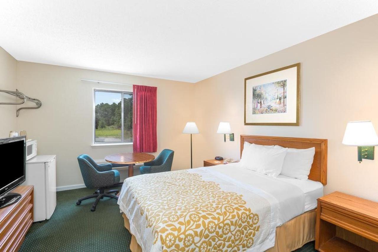 Econo Lodge Cherry Point Havelock Esterno foto