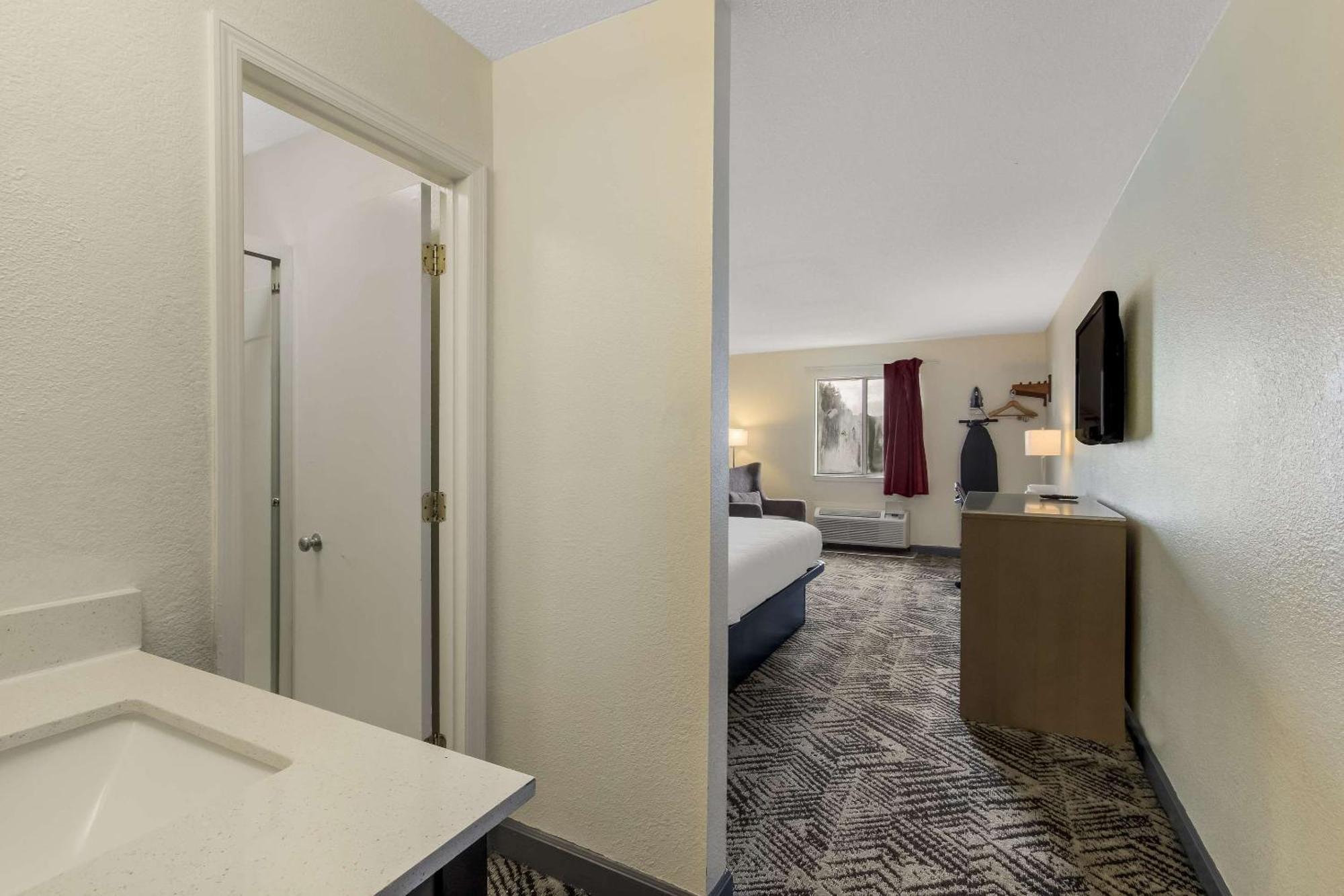 Econo Lodge Cherry Point Havelock Esterno foto