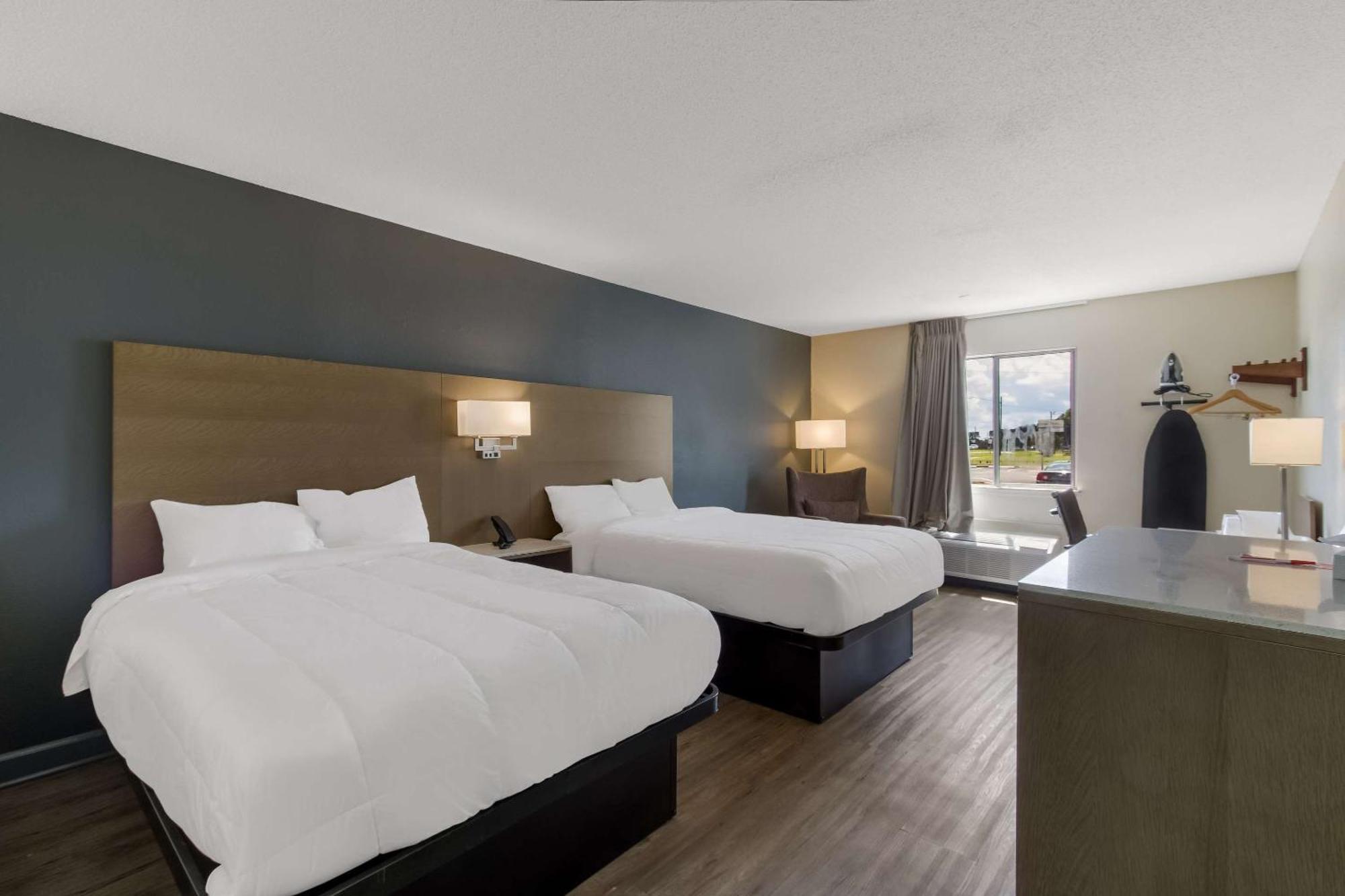 Econo Lodge Cherry Point Havelock Esterno foto