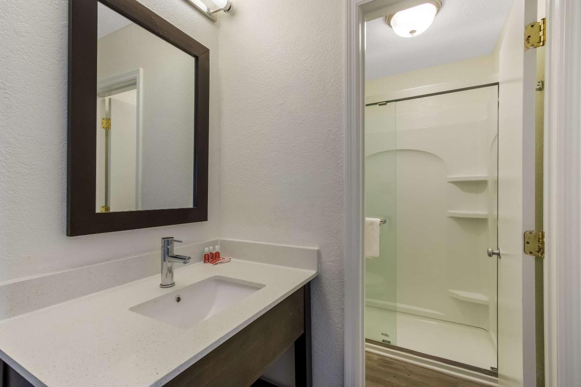 Econo Lodge Cherry Point Havelock Esterno foto