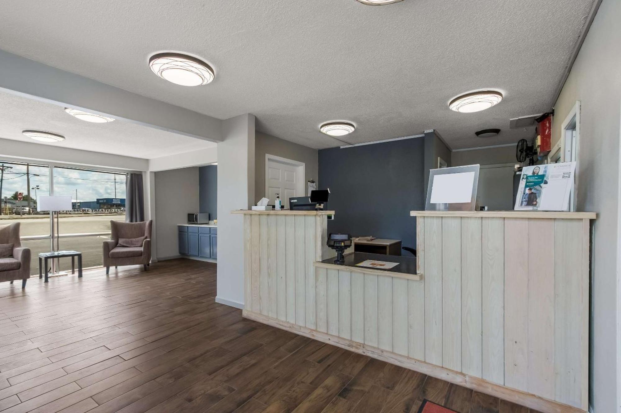 Econo Lodge Cherry Point Havelock Esterno foto