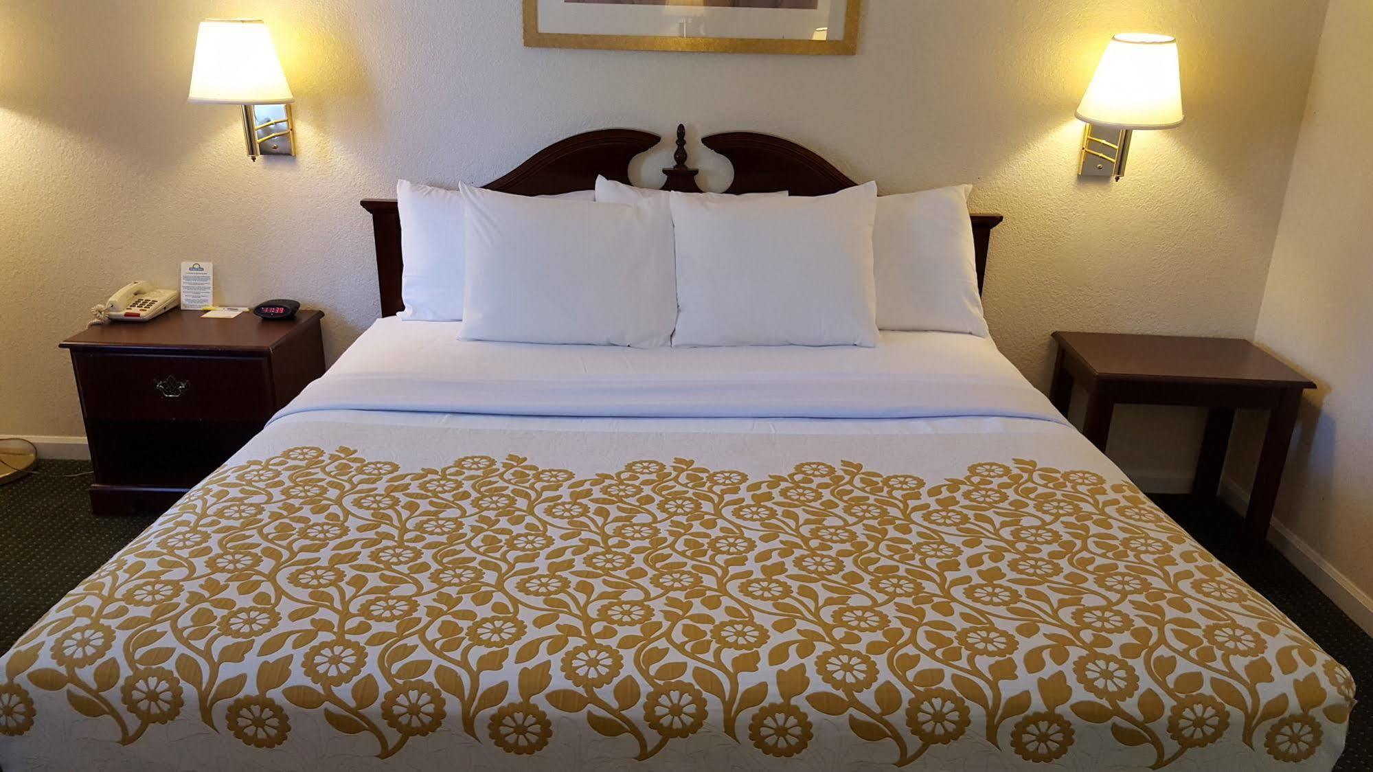 Econo Lodge Cherry Point Havelock Esterno foto